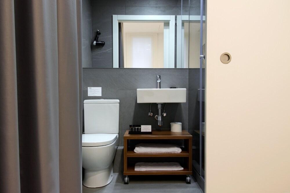 The 8 Boutique B&B บาร์เซโลนา ภายนอก รูปภาพ