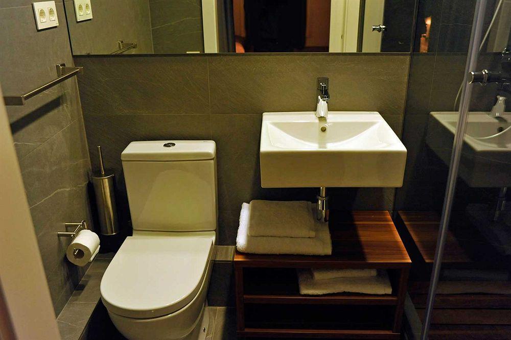 The 8 Boutique B&B บาร์เซโลนา ภายนอก รูปภาพ