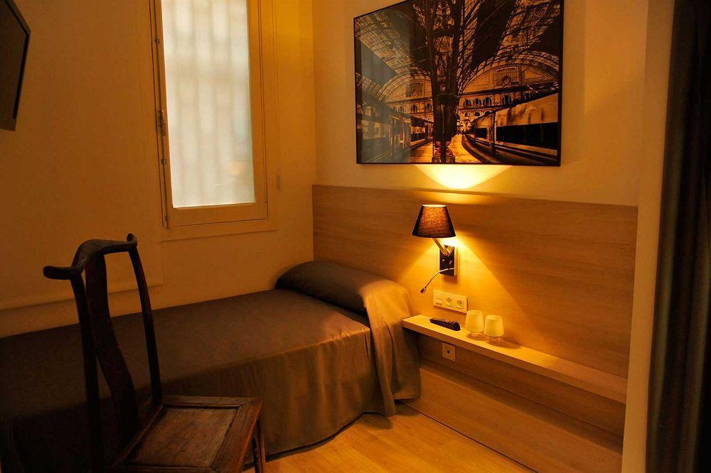The 8 Boutique B&B บาร์เซโลนา ภายนอก รูปภาพ