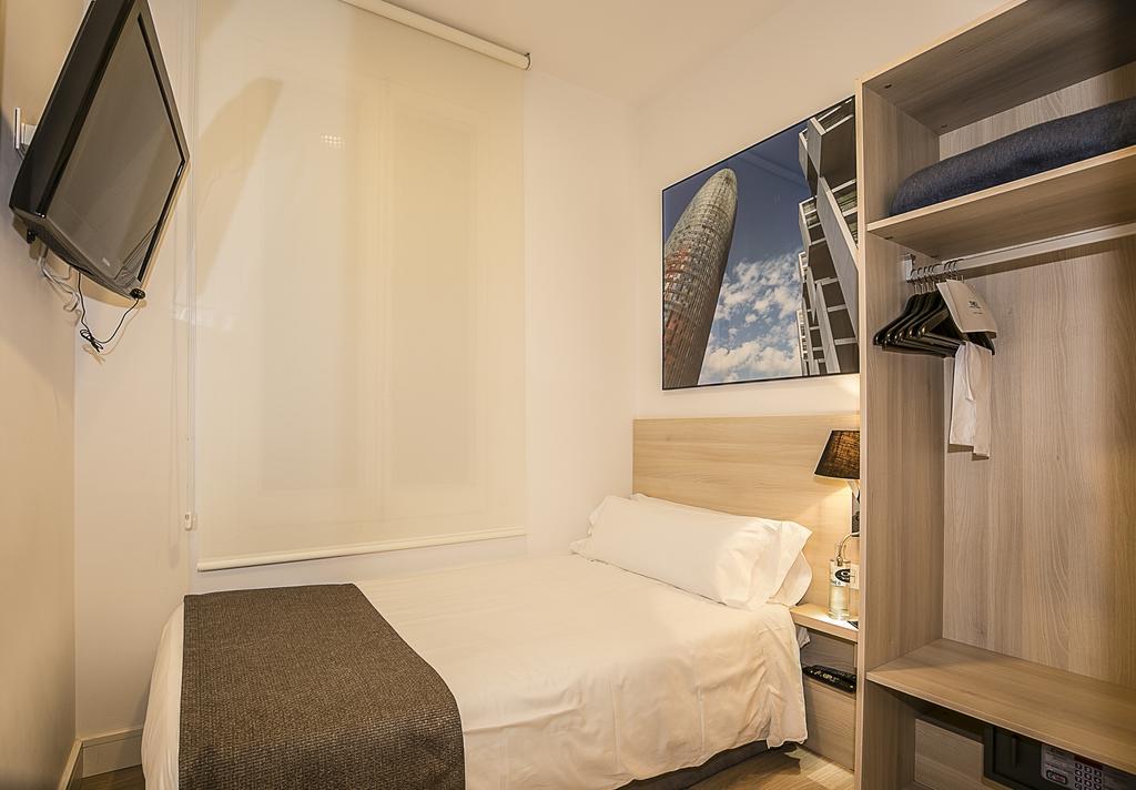 The 8 Boutique B&B บาร์เซโลนา ภายนอก รูปภาพ