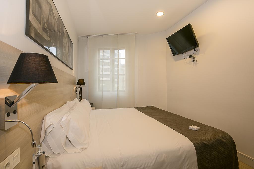 The 8 Boutique B&B บาร์เซโลนา ภายนอก รูปภาพ
