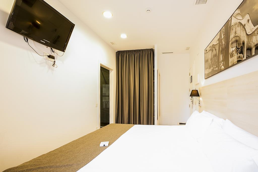 The 8 Boutique B&B บาร์เซโลนา ภายนอก รูปภาพ