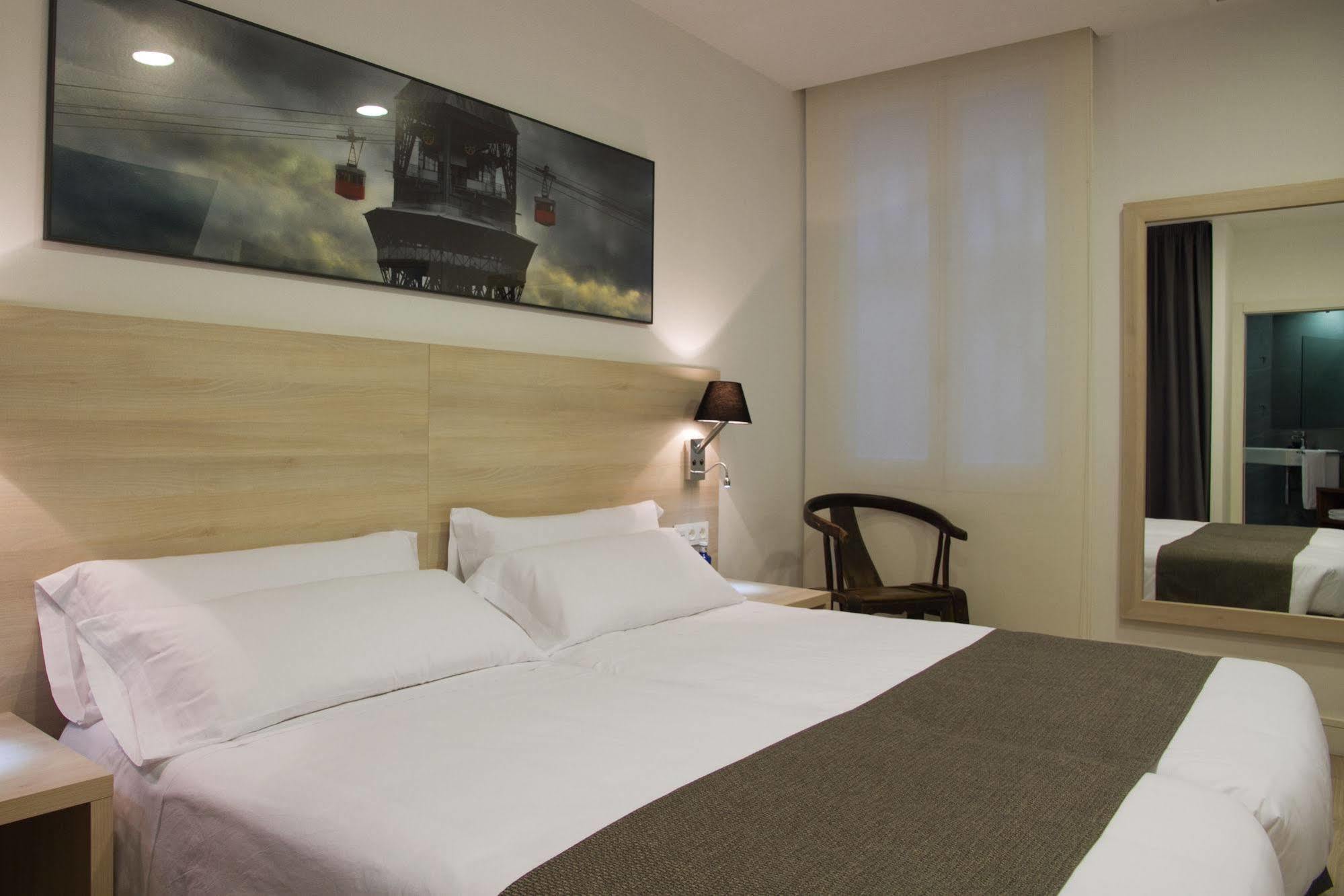 The 8 Boutique B&B บาร์เซโลนา ภายนอก รูปภาพ