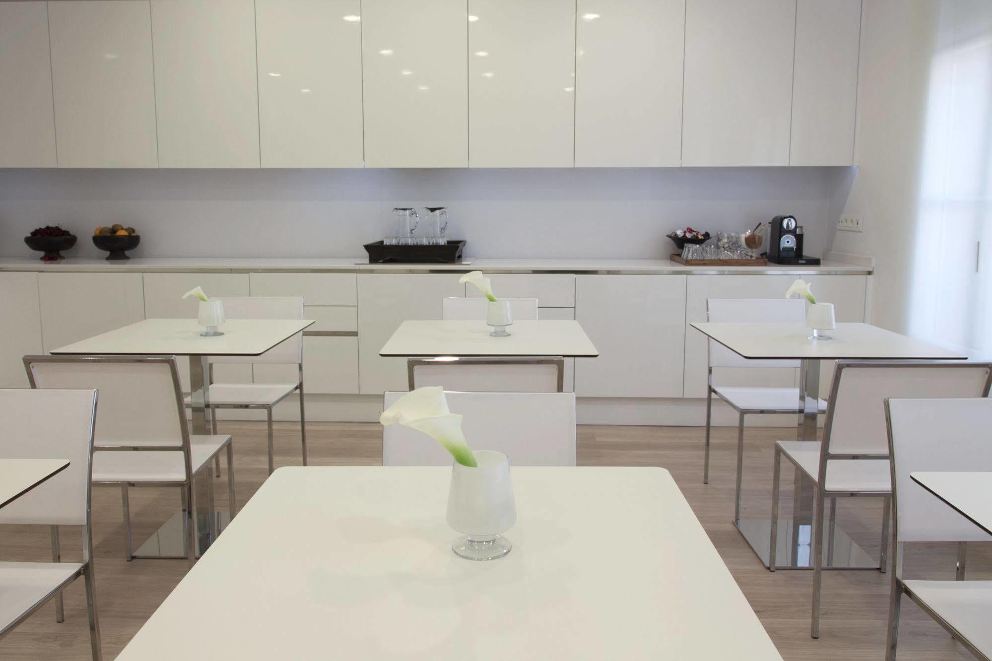 The 8 Boutique B&B บาร์เซโลนา ภายนอก รูปภาพ