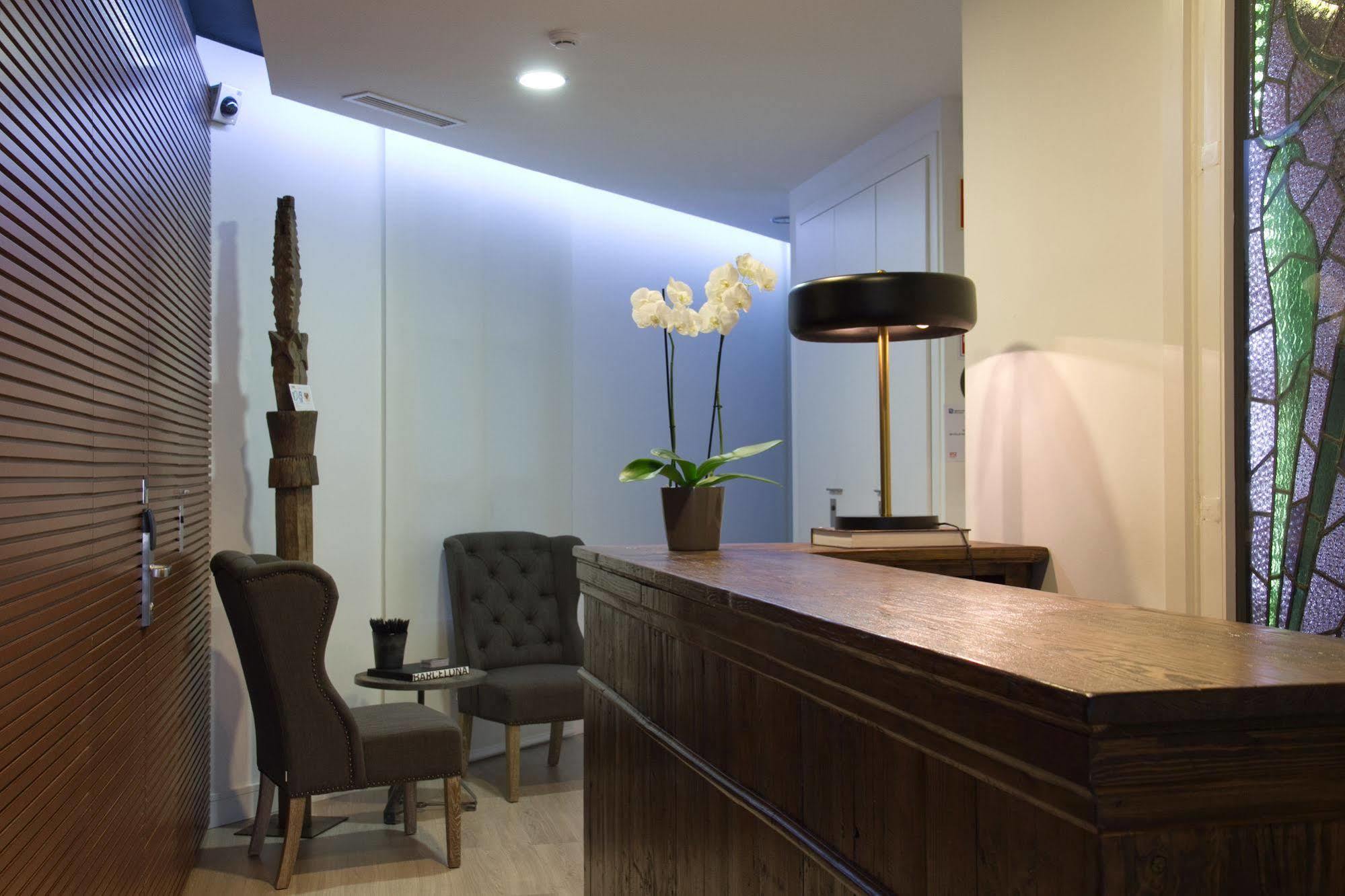 The 8 Boutique B&B บาร์เซโลนา ภายนอก รูปภาพ