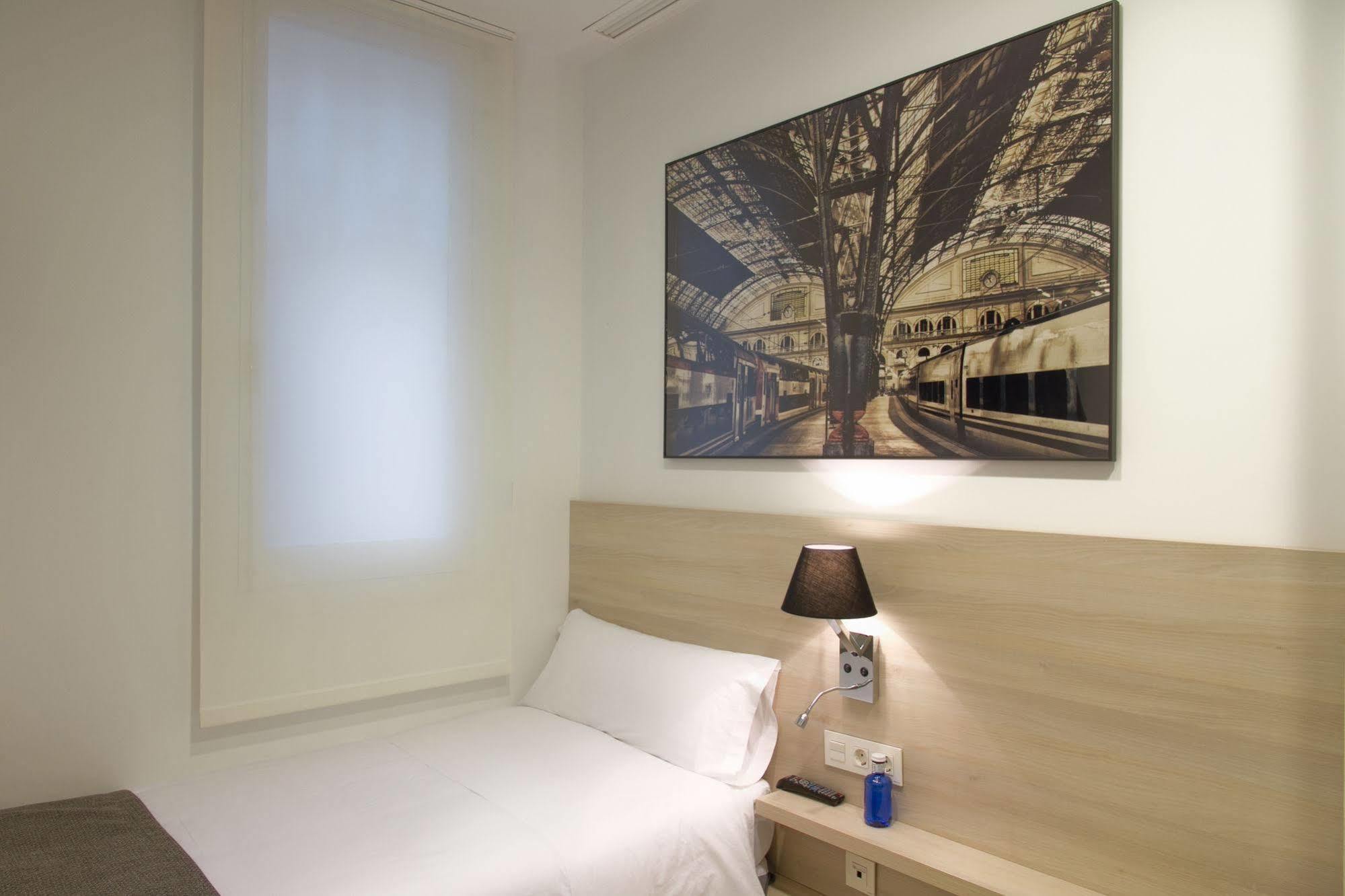 The 8 Boutique B&B บาร์เซโลนา ภายนอก รูปภาพ