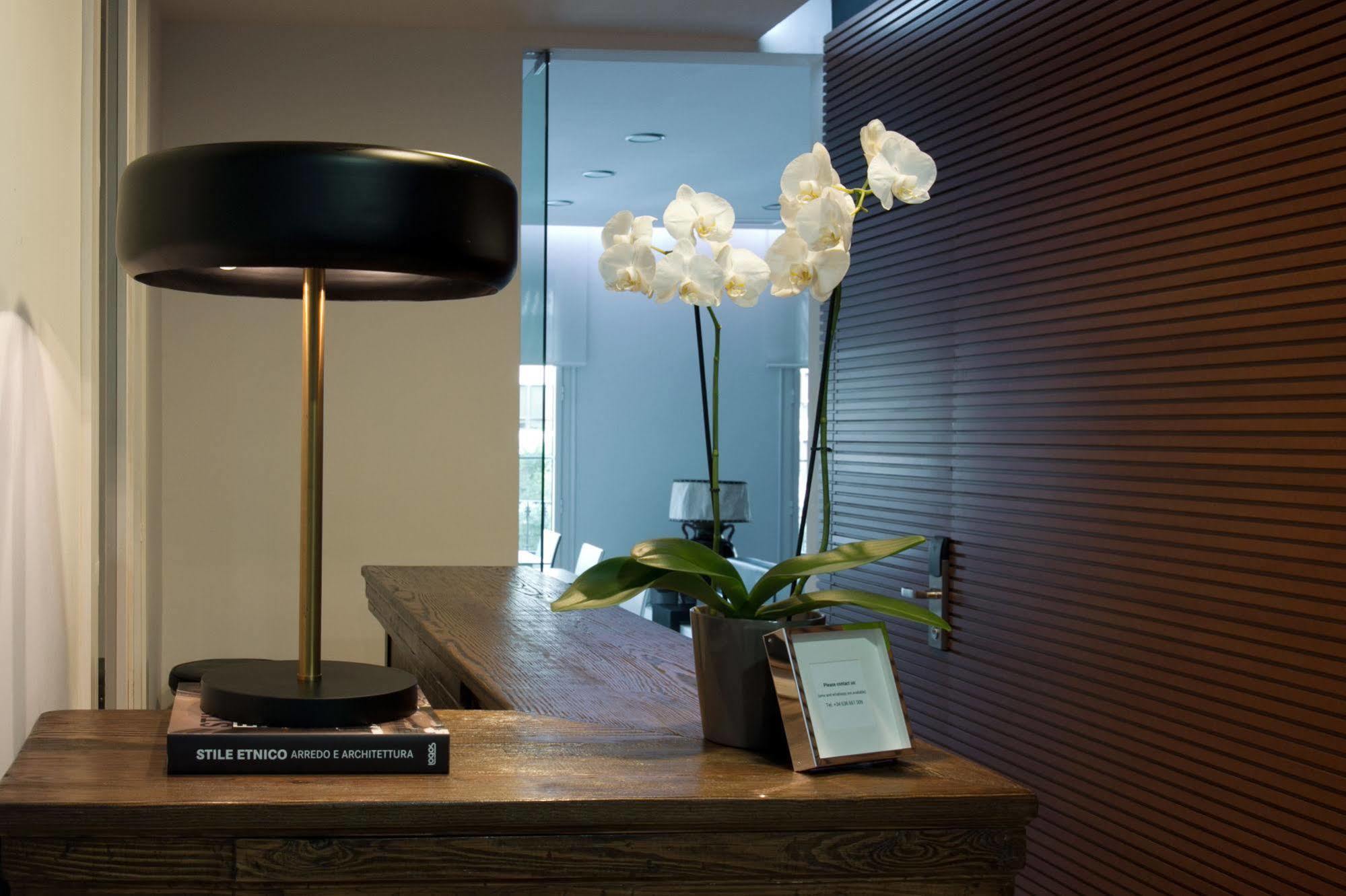 The 8 Boutique B&B บาร์เซโลนา ภายนอก รูปภาพ